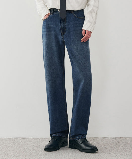 Relaxed Straight Leg Jeans - BLUE