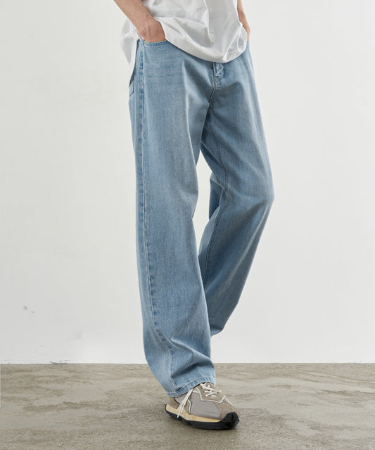 Relaxed Semi-Wide Jeans - LIGHT BLUE