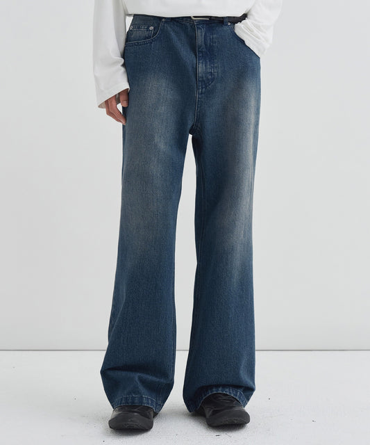 Semi-Wide Flared Jeans - BLUE